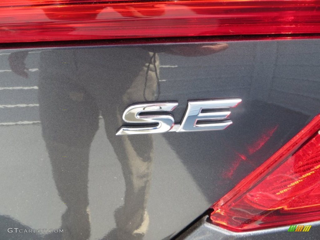 2013 Camry SE - Magnetic Gray Metallic / Black photo #15