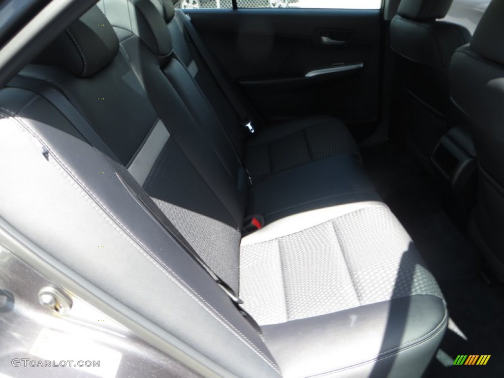 2013 Camry SE - Magnetic Gray Metallic / Black photo #21