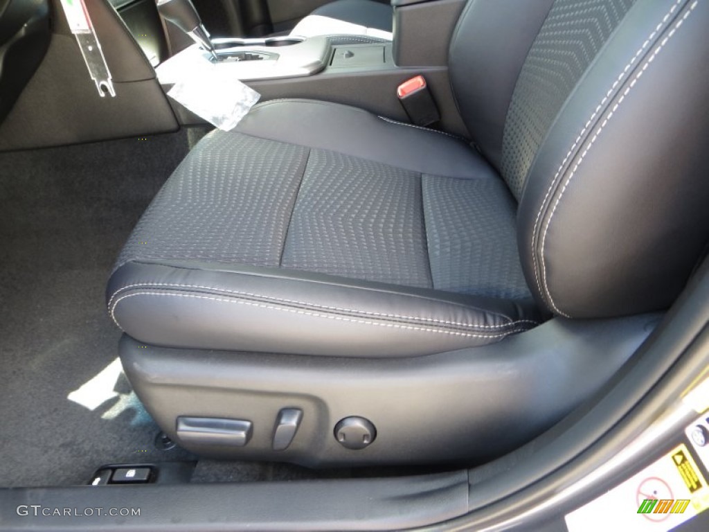 2013 Camry SE - Magnetic Gray Metallic / Black photo #26