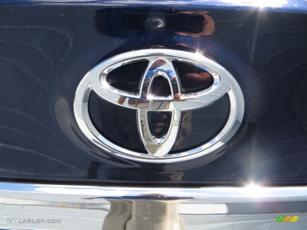 2013 Avalon XLE - Nautical Blue Metallic / Light Gray photo #15