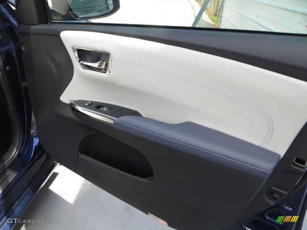 2013 Avalon XLE - Nautical Blue Metallic / Light Gray photo #18