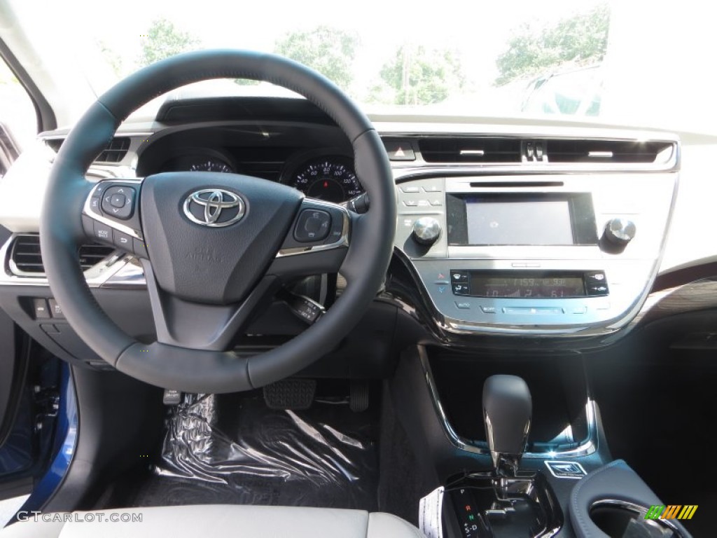 2013 Avalon XLE - Nautical Blue Metallic / Light Gray photo #29