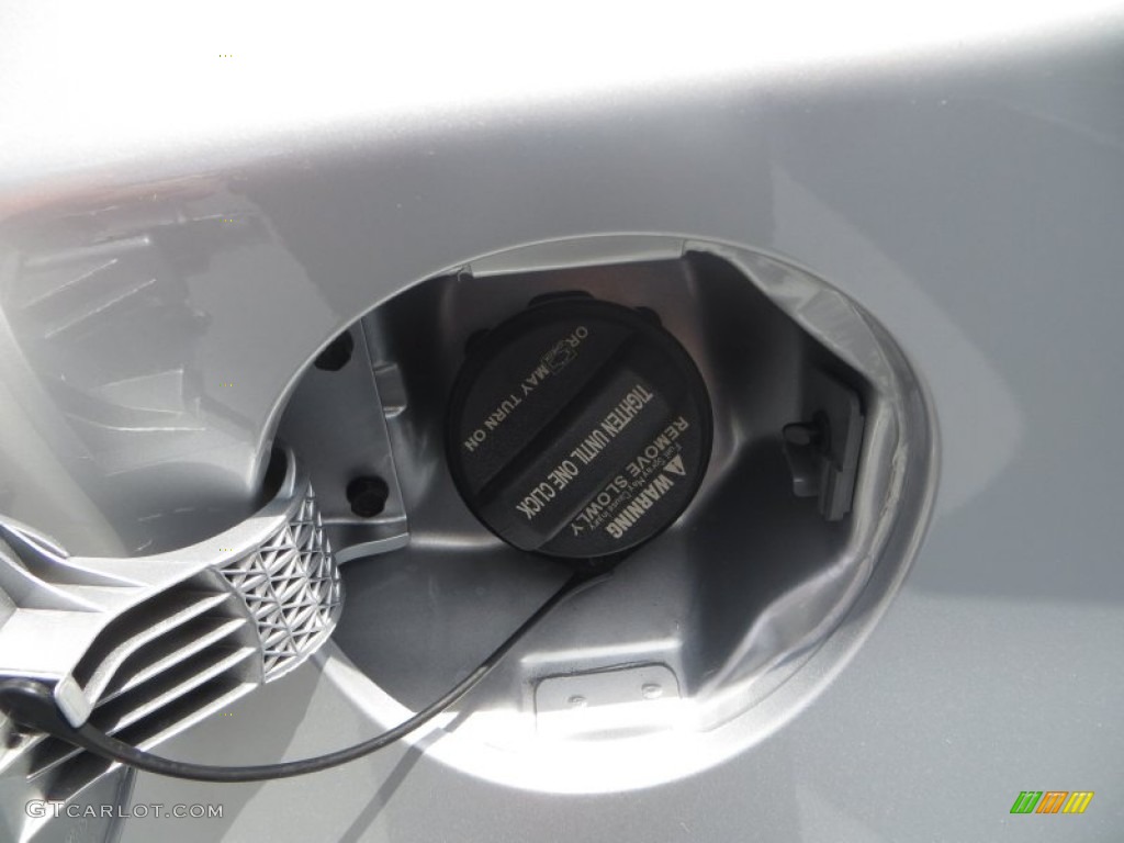 2013 Elantra Limited - Silver / Black photo #16