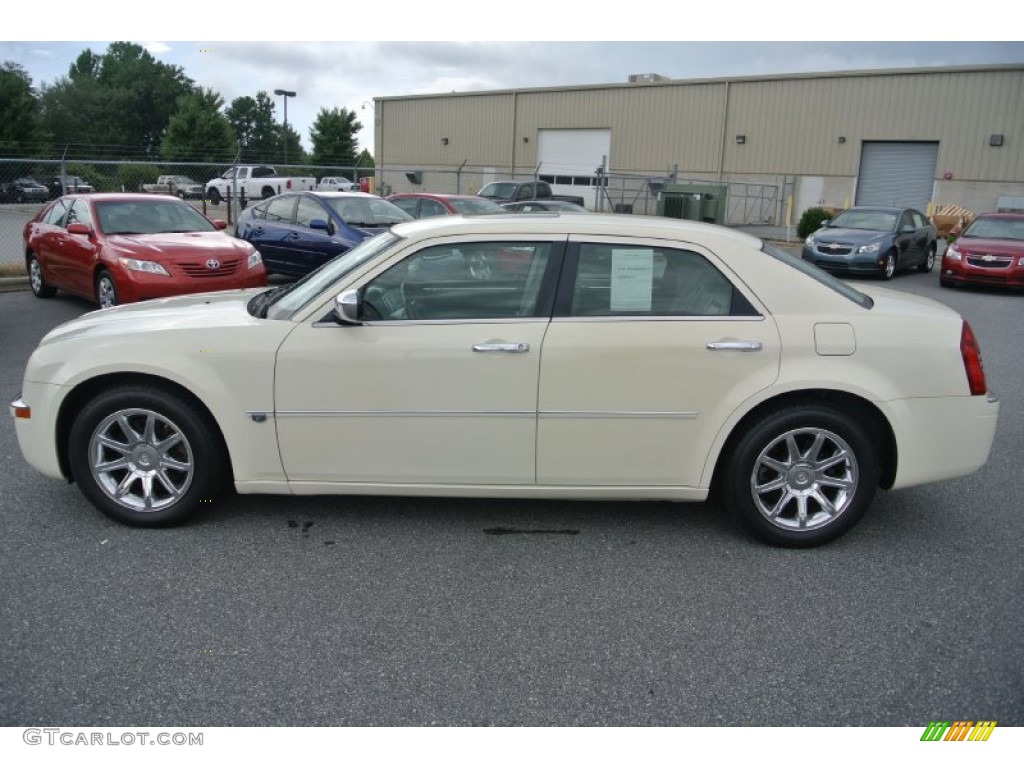 Cool Vanilla 2006 Chrysler 300 C HEMI Exterior Photo #84897908
