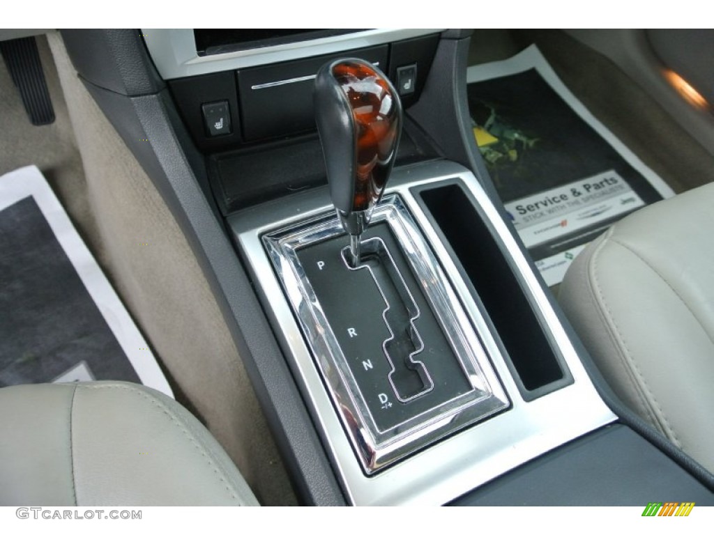2006 Chrysler 300 C HEMI Transmission Photos