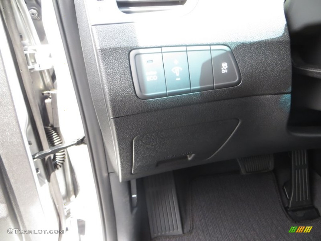 2013 Elantra Limited - Silver / Black photo #32