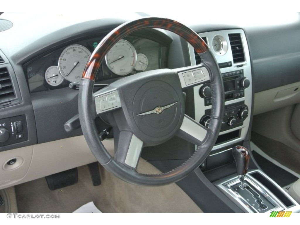 2006 Chrysler 300 C HEMI Dark Slate Gray/Light Graystone Steering Wheel Photo #84898334