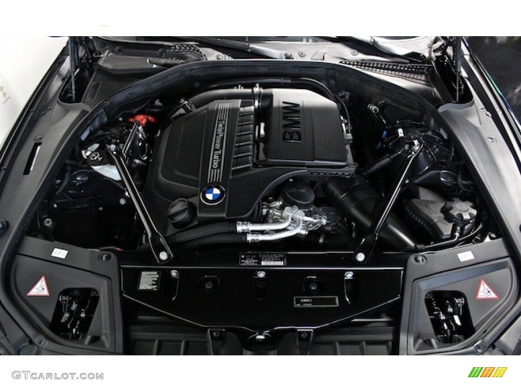 2011 BMW 5 Series 535i Sedan Engine Photos