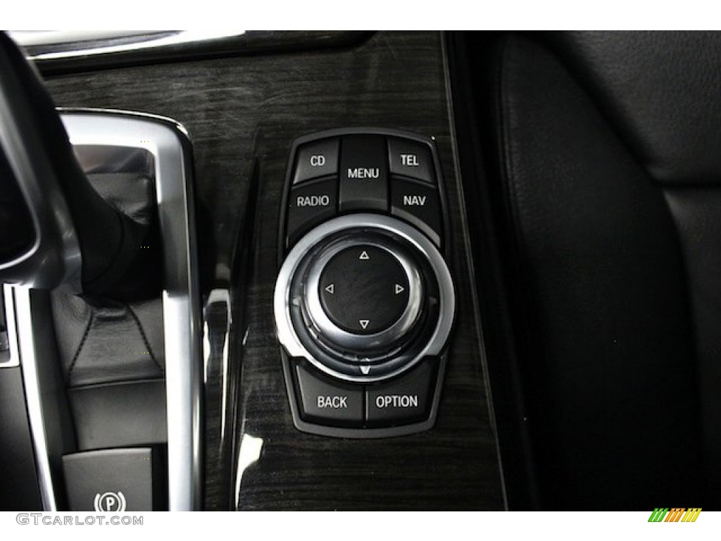 2011 BMW 5 Series 535i Sedan Controls Photos