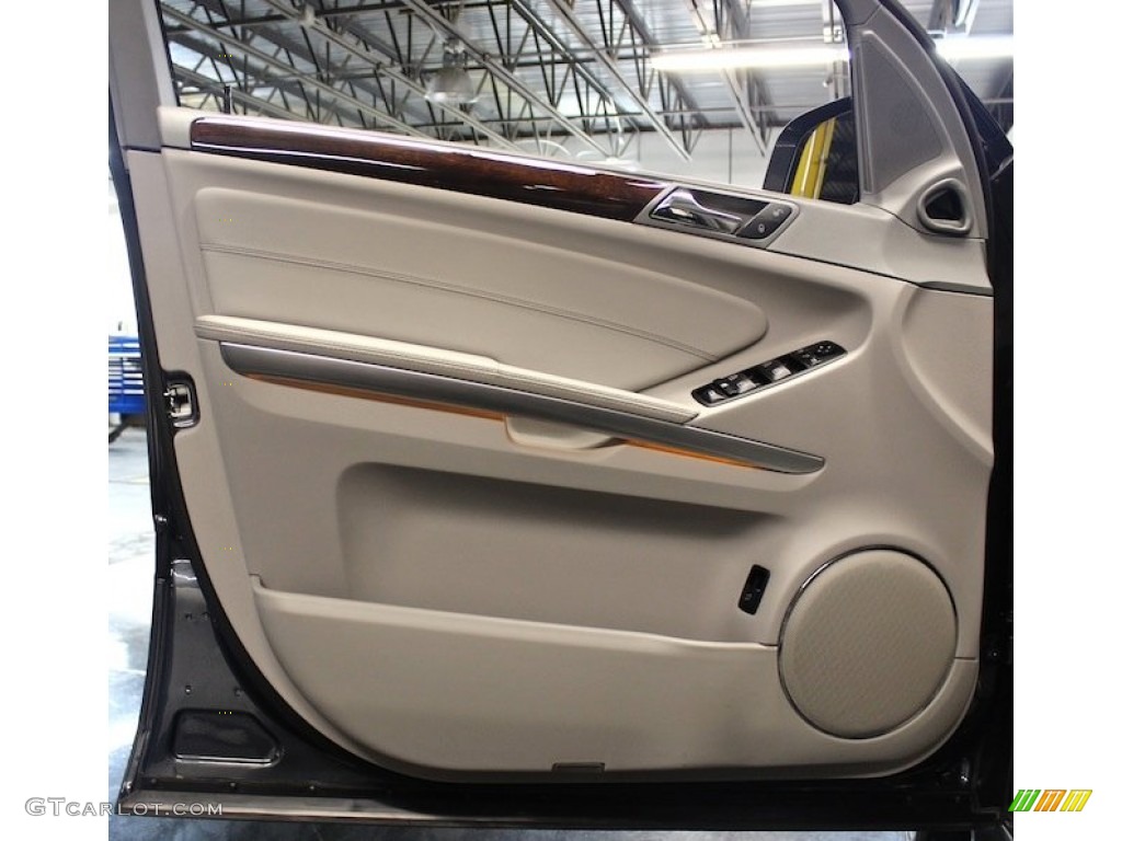 2010 Mercedes-Benz GL 450 4Matic Dark Ash/Ash Door Panel Photo #84899898