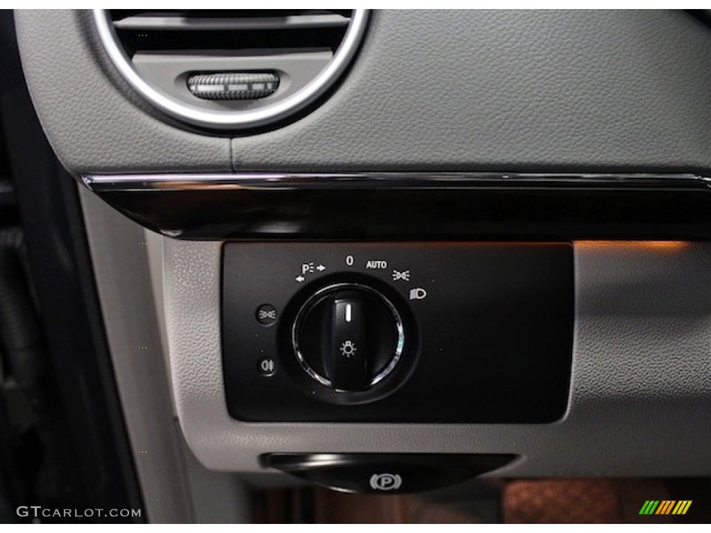2010 Mercedes-Benz GL 450 4Matic Controls Photo #84900035