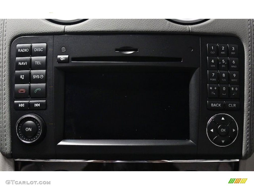 2010 Mercedes-Benz GL 450 4Matic Controls Photo #84900185