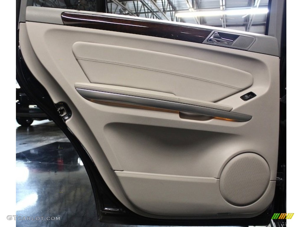 2010 Mercedes-Benz GL 450 4Matic Dark Ash/Ash Door Panel Photo #84900236