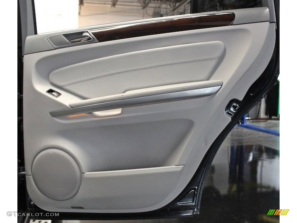 2010 Mercedes-Benz GL 450 4Matic Dark Ash/Ash Door Panel Photo #84900257