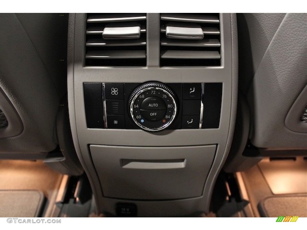 2010 Mercedes-Benz GL 450 4Matic Controls Photo #84900389