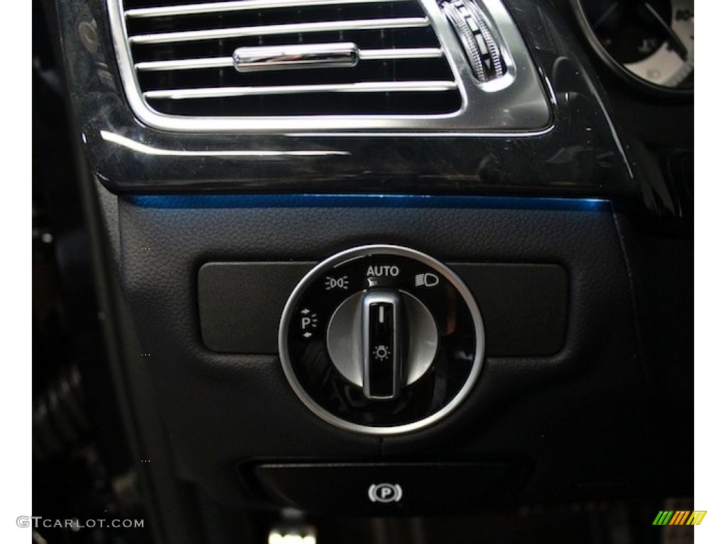 2013 Mercedes-Benz CLS 550 4Matic Coupe Controls Photo #84902015