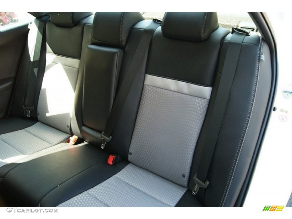 2013 Camry SE - Super White / Black/Ash photo #7