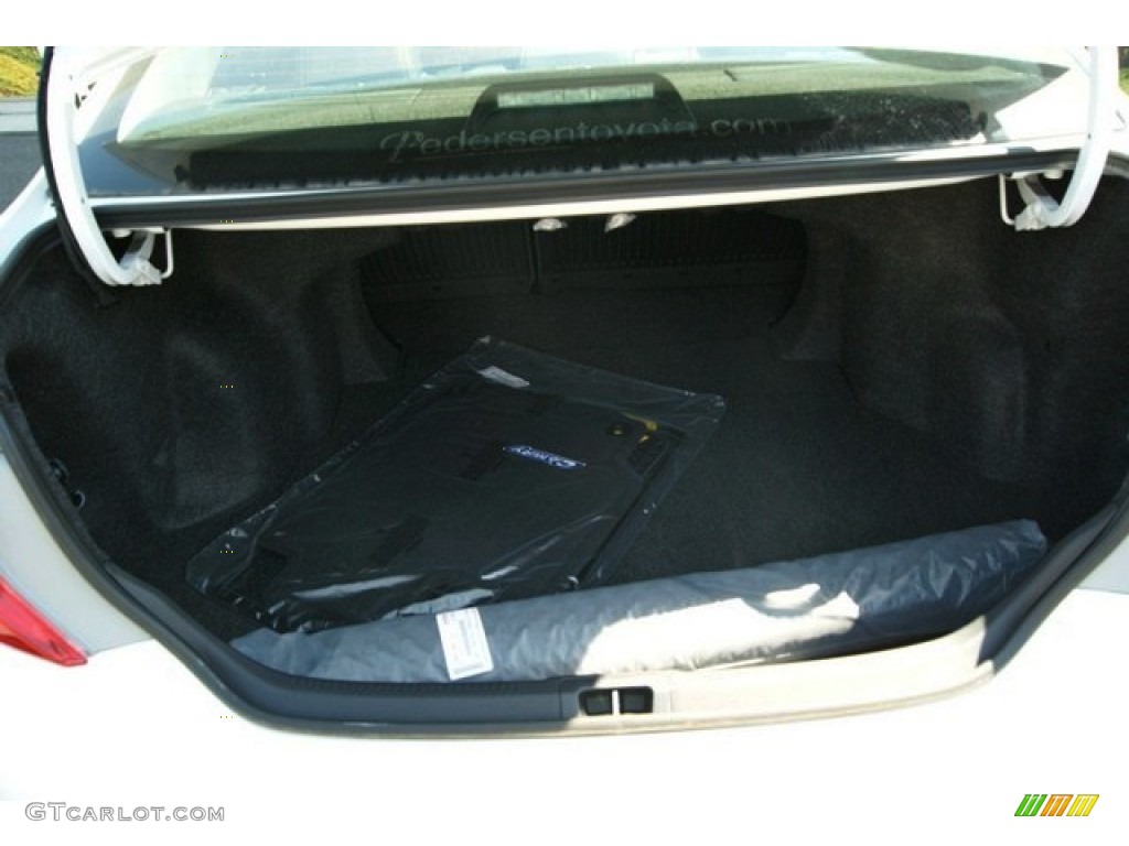 2013 Camry SE - Super White / Black/Ash photo #8