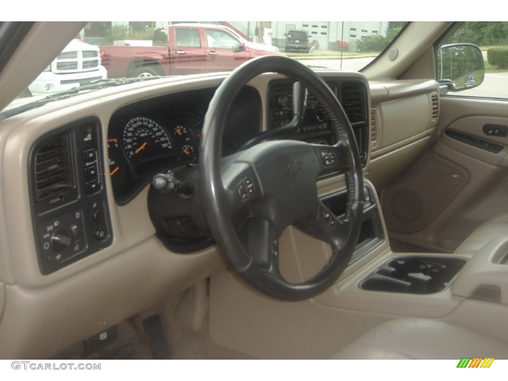 2004 Silverado 2500HD LT Crew Cab 4x4 - Sandstone Metallic / Tan photo #5