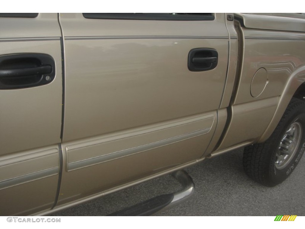 2004 Silverado 2500HD LT Crew Cab 4x4 - Sandstone Metallic / Tan photo #12