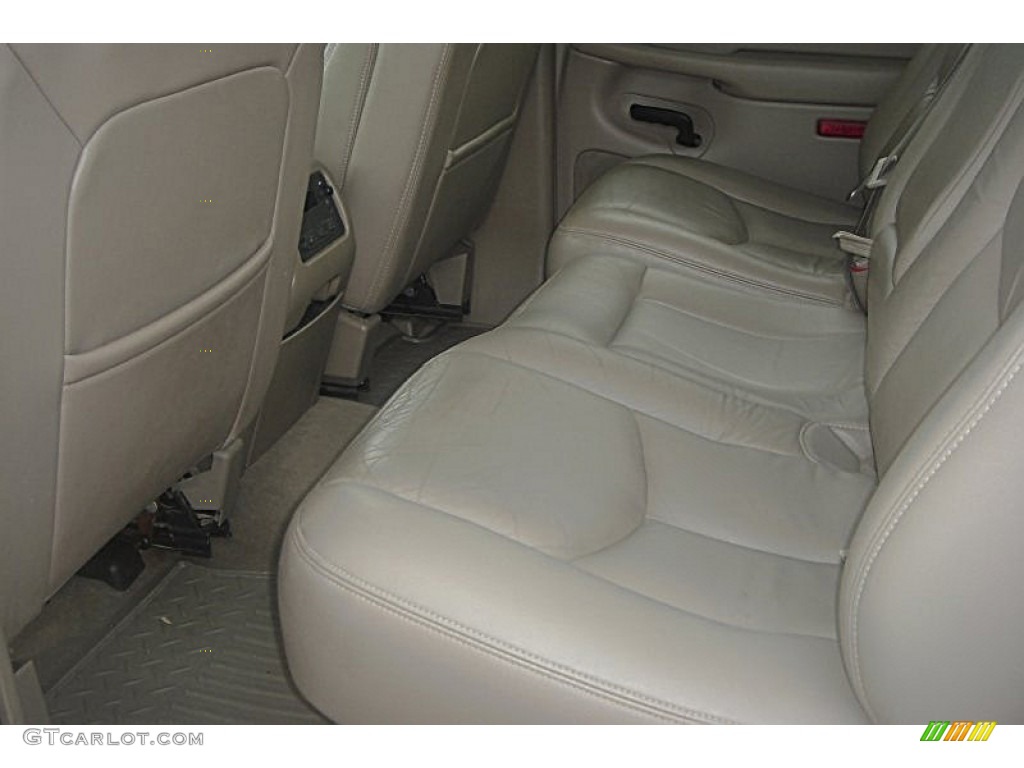 2004 Silverado 2500HD LT Crew Cab 4x4 - Sandstone Metallic / Tan photo #19