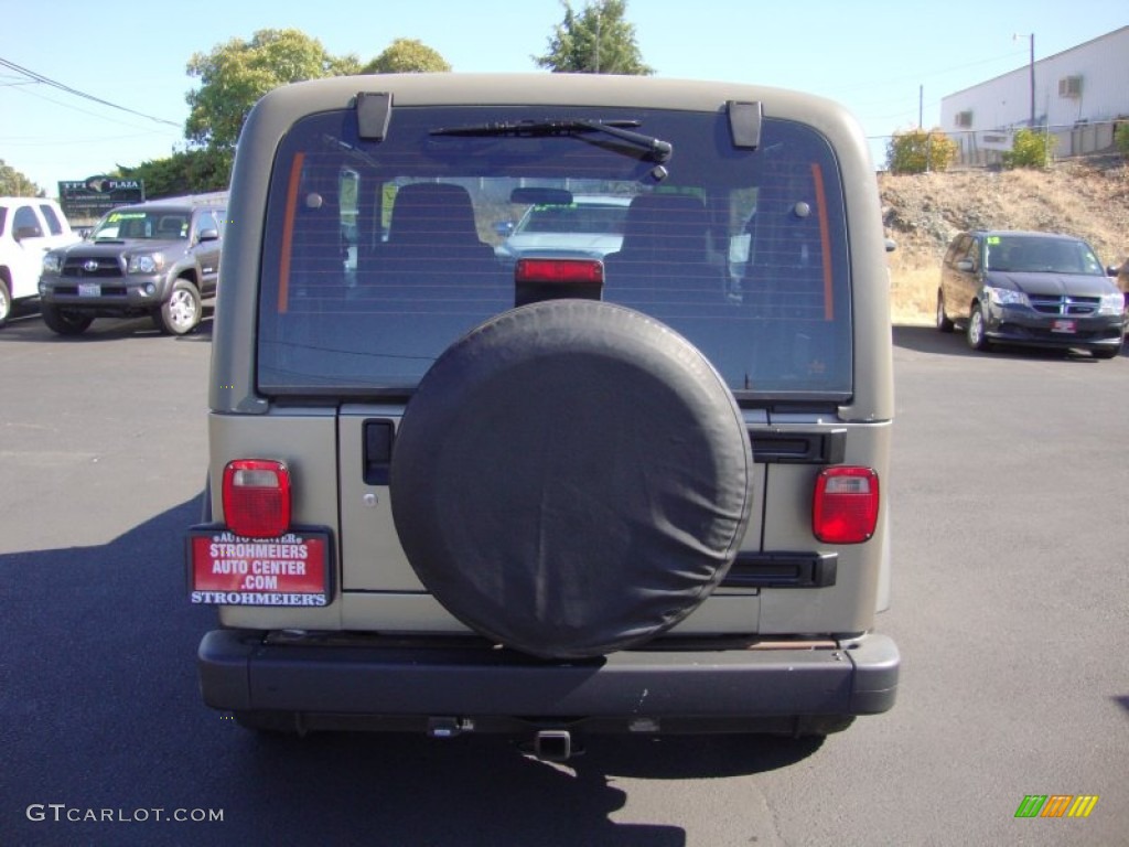 2004 Wrangler X 4x4 - Light Khaki Metallic / Khaki photo #6