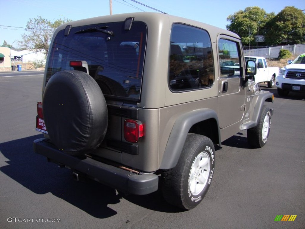 2004 Wrangler X 4x4 - Light Khaki Metallic / Khaki photo #7