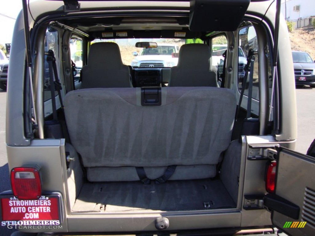 2004 Wrangler X 4x4 - Light Khaki Metallic / Khaki photo #21