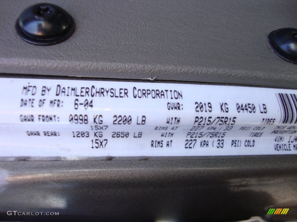 2004 Wrangler X 4x4 - Light Khaki Metallic / Khaki photo #23