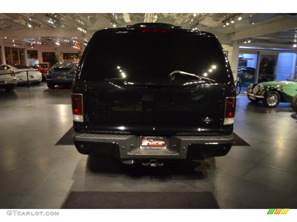 2005 Excursion XLT - Black / Medium Flint photo #5
