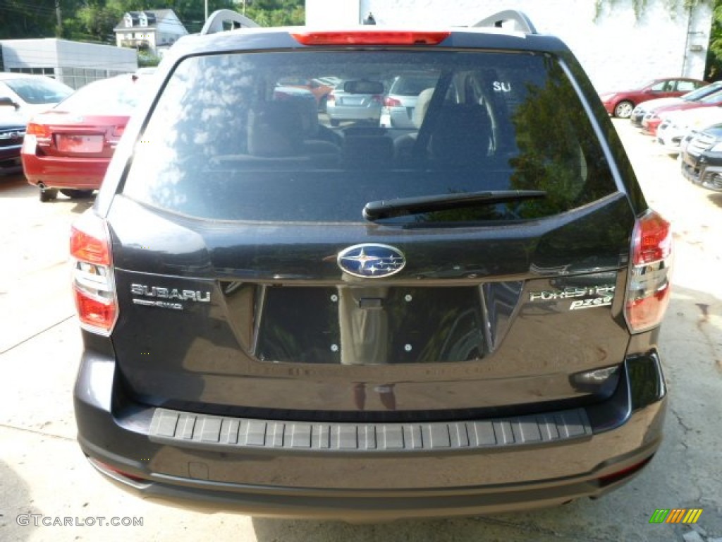 2014 Forester 2.5i Premium - Dark Gray Metallic / Platinum photo #3