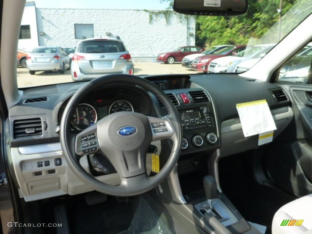2014 Forester 2.5i Premium - Dark Gray Metallic / Platinum photo #12