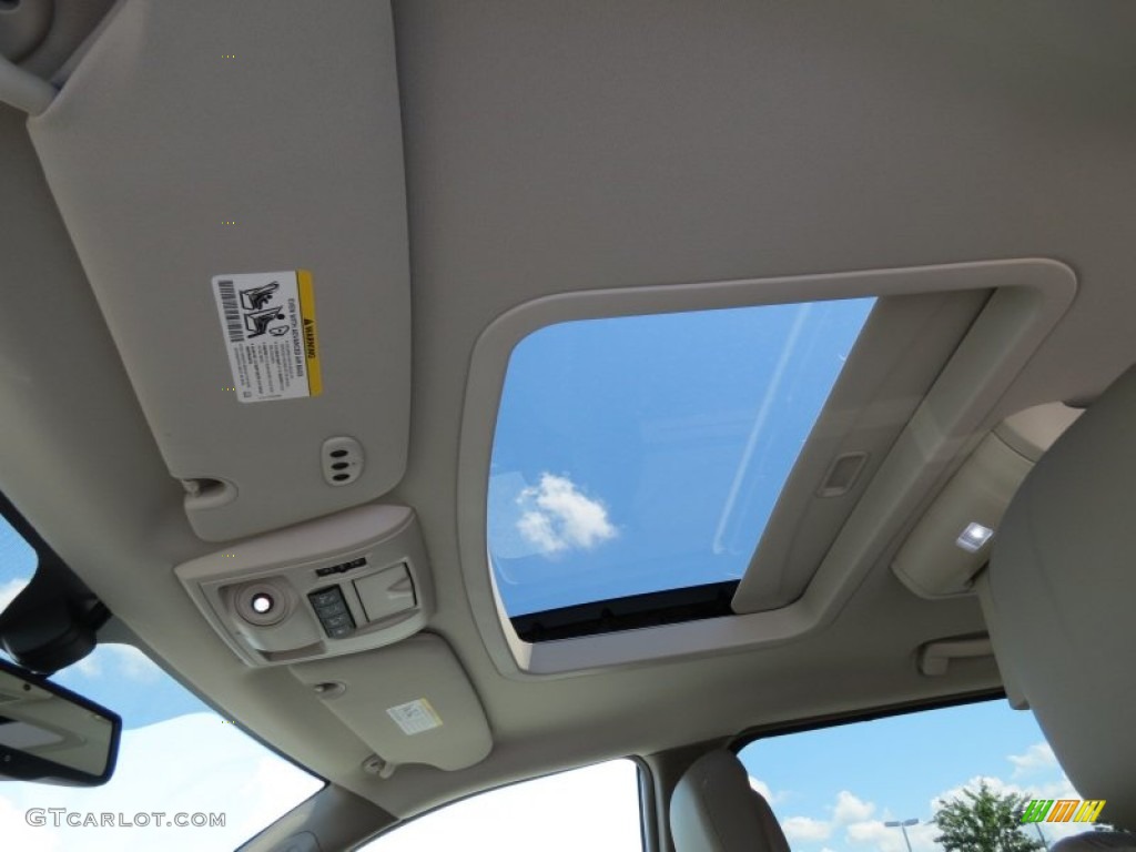 2014 Chrysler Town & Country Limited Sunroof Photo #84910417
