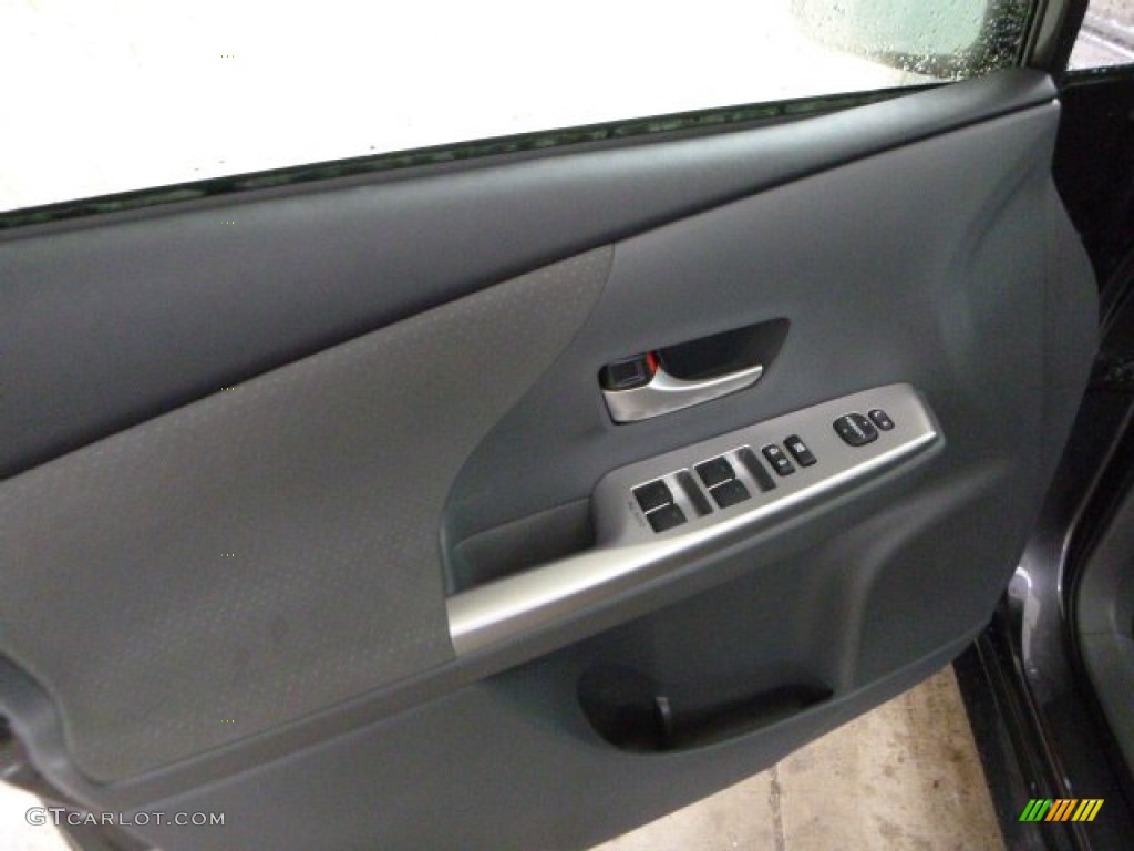 2013 Prius v Two Hybrid - Magnetic Gray Metallic / Dark Gray photo #15