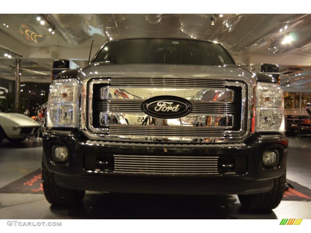 2005 Excursion XLT - Black / Medium Flint photo #22