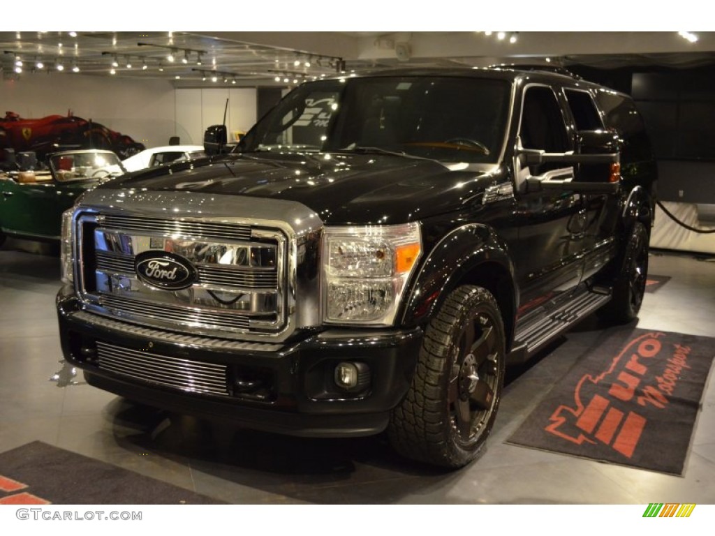 2005 Excursion XLT - Black / Medium Flint photo #25