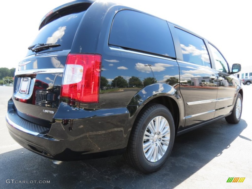 2014 Town & Country Limited - Brilliant Black Crystal Pearl / Dark Frost Beige/Medium Frost Beige photo #3