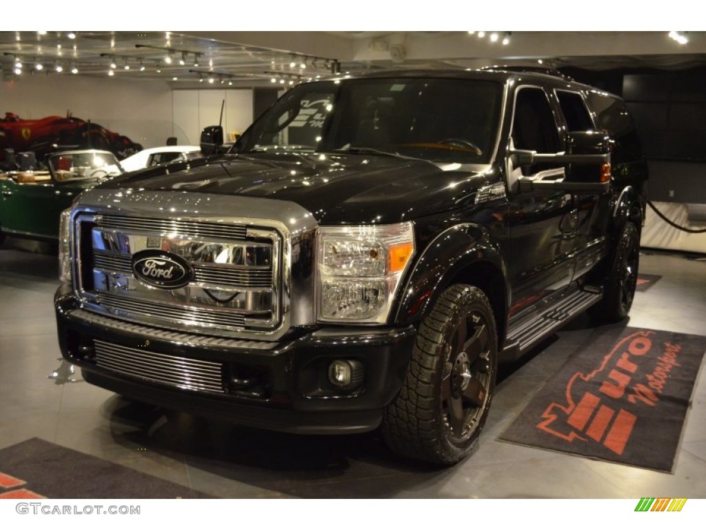 2005 Excursion XLT - Black / Medium Flint photo #26