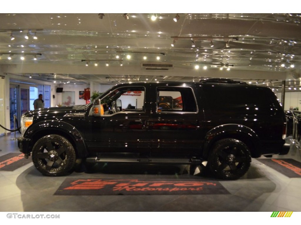 2005 Excursion XLT - Black / Medium Flint photo #28