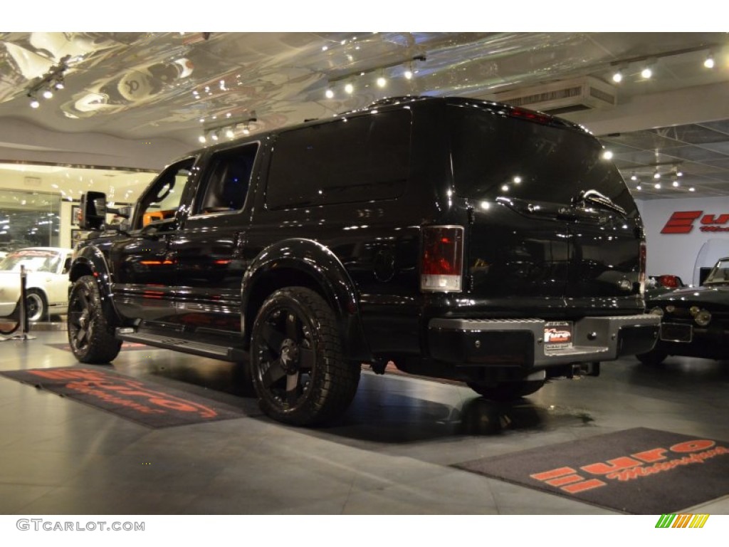 2005 Excursion XLT - Black / Medium Flint photo #31