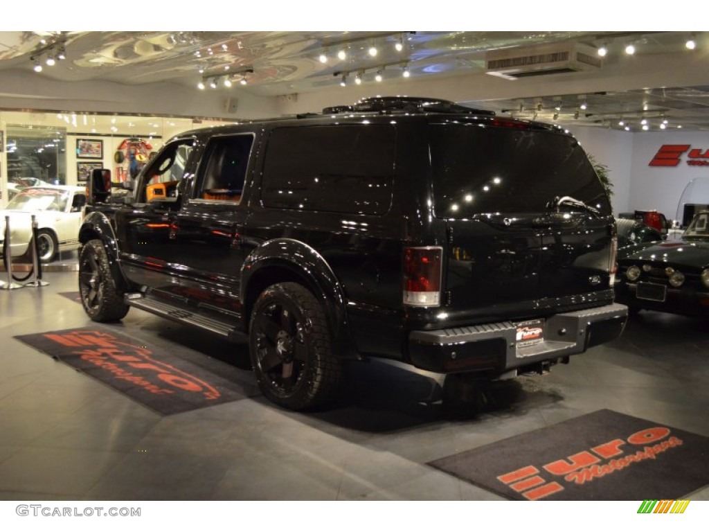2005 Excursion XLT - Black / Medium Flint photo #32