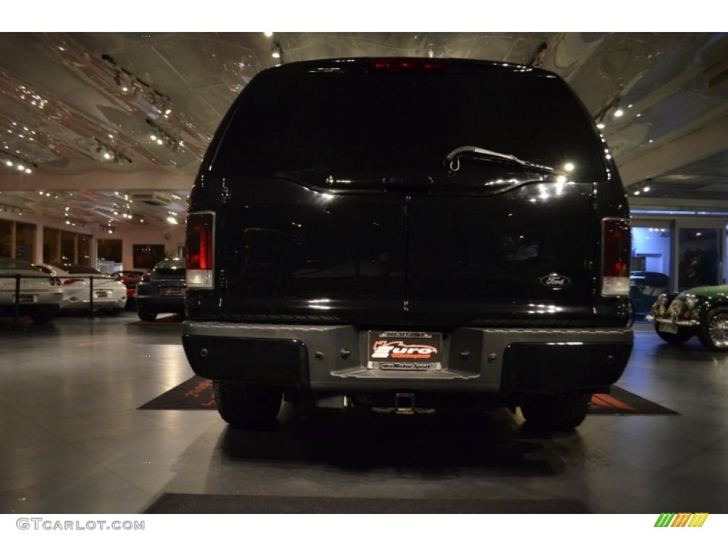 2005 Excursion XLT - Black / Medium Flint photo #35