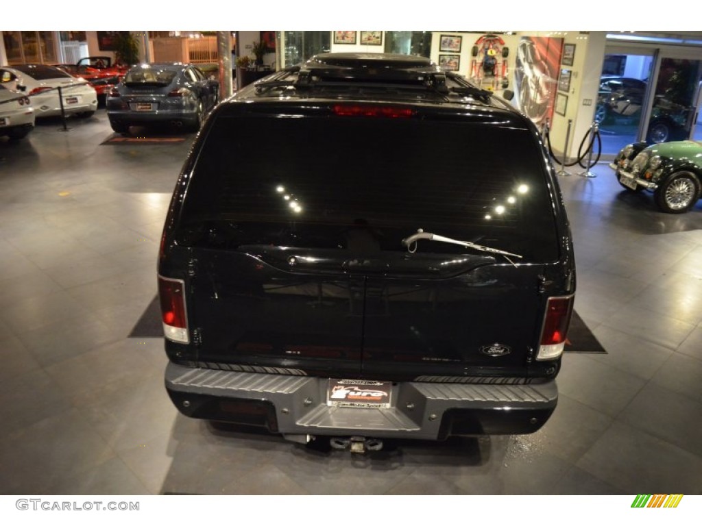 2005 Excursion XLT - Black / Medium Flint photo #38