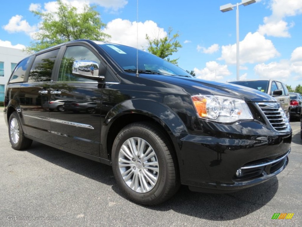 Brilliant Black Crystal Pearl 2014 Chrysler Town & Country Limited Exterior Photo #84910900