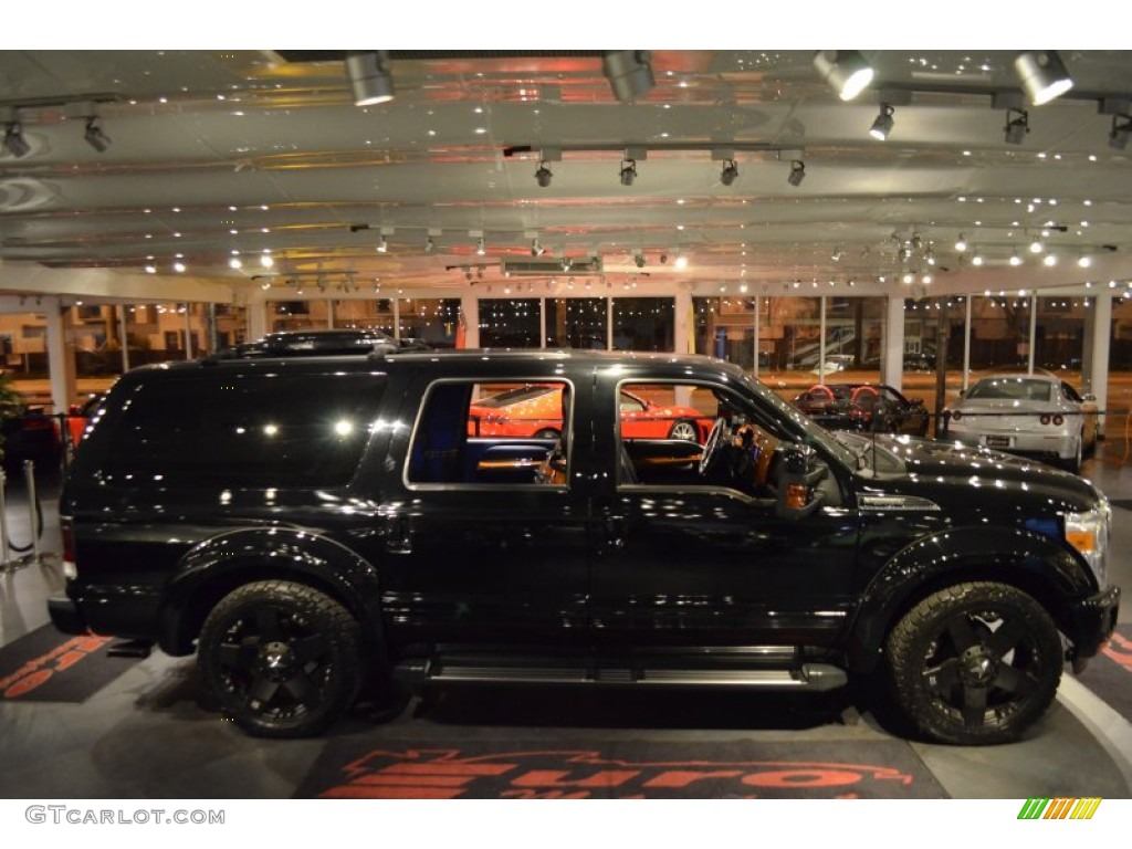 2005 Excursion XLT - Black / Medium Flint photo #44
