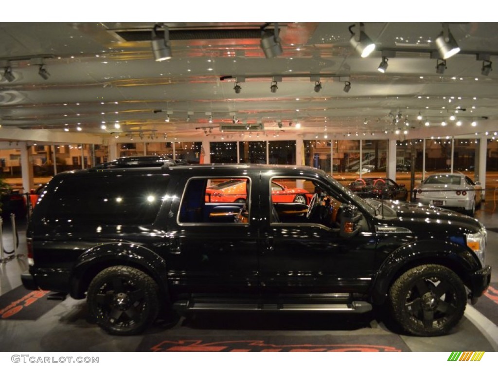 2005 Excursion XLT - Black / Medium Flint photo #45
