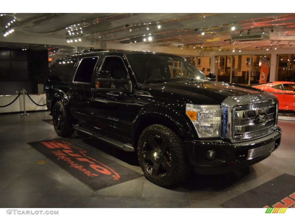 2005 Excursion XLT - Black / Medium Flint photo #46