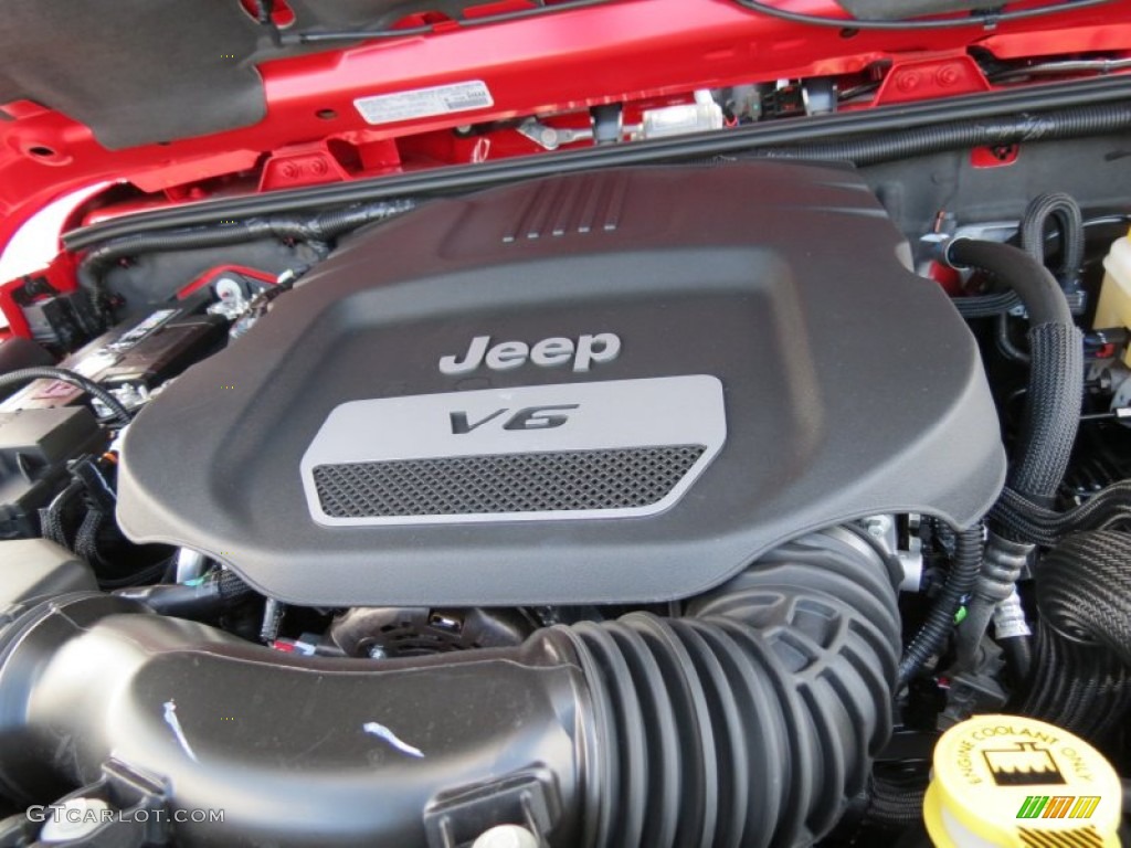 2014 Jeep Wrangler Unlimited Rubicon 4x4 3.6 Liter DOHC 24-Valve VVT V6 Engine Photo #84914041