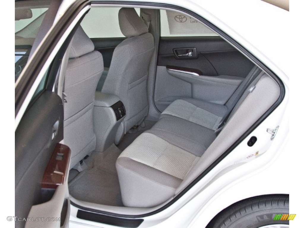 2013 Camry XLE - Super White / Ash photo #8