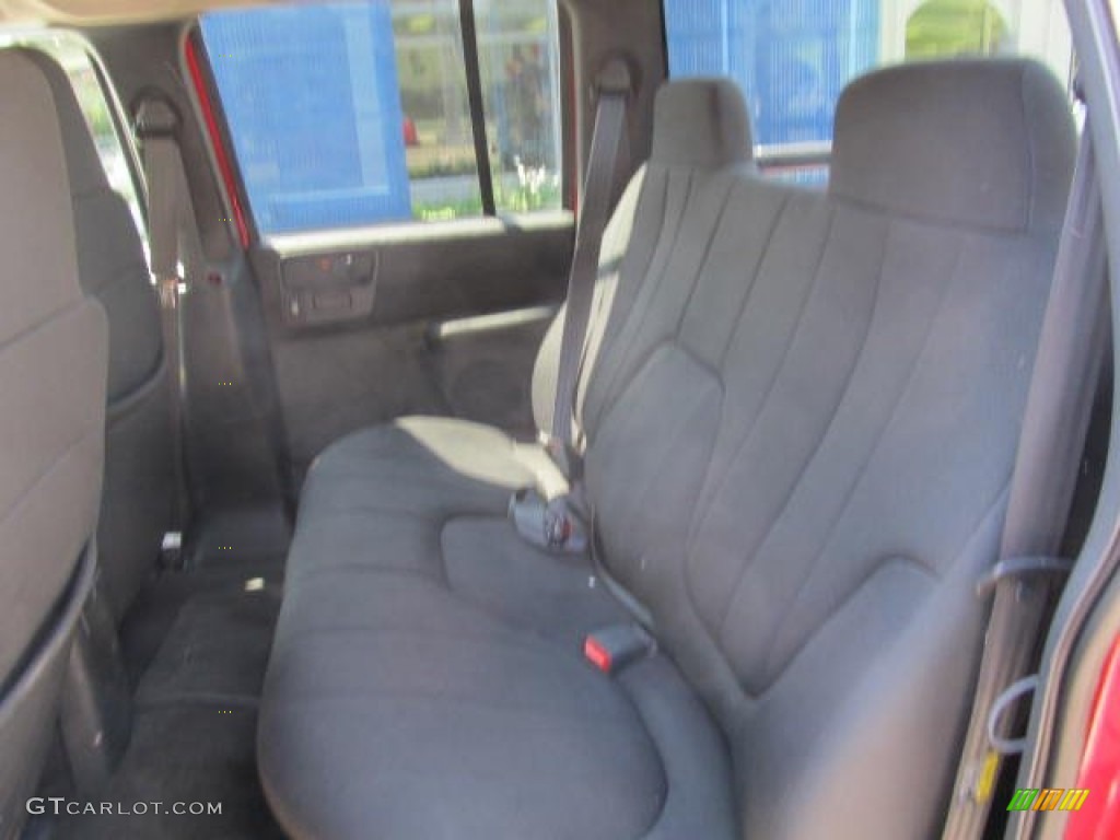 2004 S10 LS Crew Cab 4x4 - Victory Red / Graphite photo #13